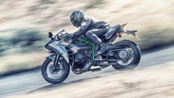 Kawasaki Ninja H2 2019 trở thành siêu môtô mạnh nhất thế giới Kawasaki Ninja H2 2019 trở thành siêu môtô mạnh nhất thế giới