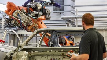 Volkswagen sản xuất hàng loạt phụ tùng bằng máy in 3D Volkswagen sản xuất hàng loạt phụ tùng bằng máy in 3D