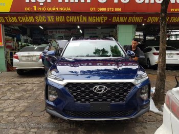 Hyundai SantaFe 2019 xuất hiện trên phố tại Hà Nội Hyundai SantaFe 2019 xuất hiện trên phố tại Hà Nội
