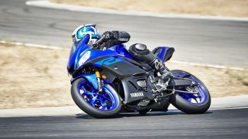 Yamaha YZF-R3 2019 tăng tốc độ tối đa thêm 8 km/h Yamaha YZF-R3 2019 tăng tốc độ tối đa thêm 8 km/h