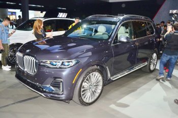 BMW X7 2019 giá bán từ 73.900 USD BMW X7 2019 giá bán từ 73.900 USD