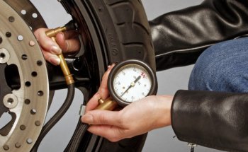 Những chi tiết không thể bỏ qua khi bảo dưỡng xe máy đón Tết Những chi tiết không thể bỏ qua khi bảo dưỡng xe máy đón Tết