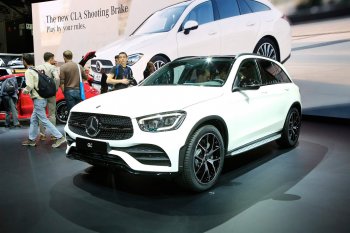 Ảnh thực tế phiên bản nâng cấp Mercedes-Benz GLC 2020 tại Geneva Motor Show 2019 Ảnh thực tế phiên bản nâng cấp Mercedes-Benz GLC 2020 tại Geneva Motor Show 2019