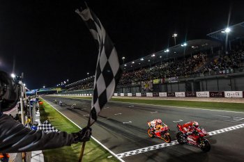 MotoGP 2019: Ducati Mission Winnow bị kiện bởi vật thể lạ trên Desmosedici GP-19 MotoGP 2019: Ducati Mission Winnow bị kiện bởi vật thể lạ trên Desmosedici GP-19