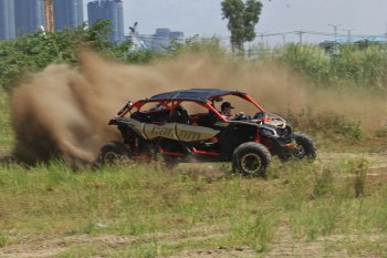 Cưỡi “khủng long nhỏ” Can-Am Maverick 2019 Cưỡi “khủng long nhỏ” Can-Am Maverick 2019