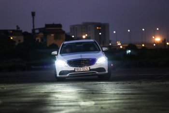 Trải nghiệm kỹ thuật chiếu sáng trên xe Mercedes-Benz tại sân bay Gia Lâm Trải nghiệm kỹ thuật chiếu sáng trên xe Mercedes-Benz tại sân bay Gia Lâm