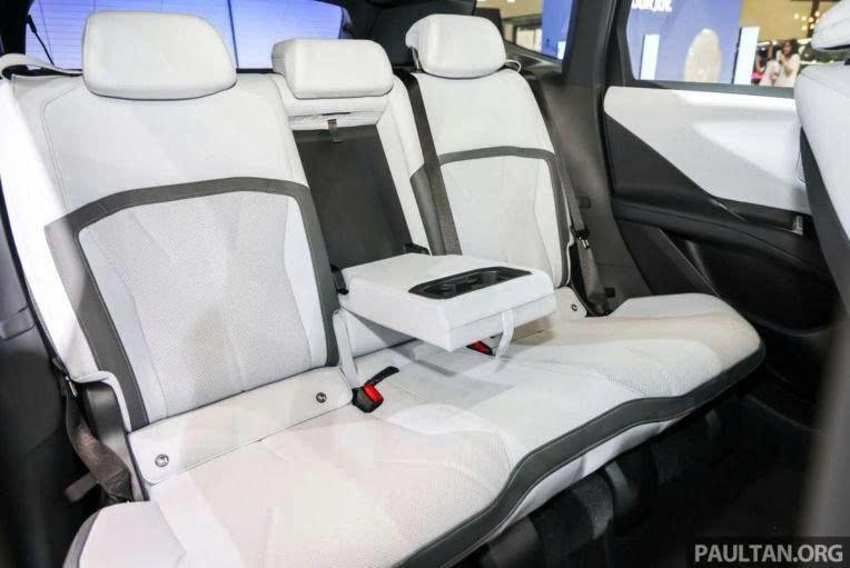 BMW iX3 2026 ra mắt Đông Nam Á: Chạy 805 km/sạc, hỗ trợ sạc nhanh 400 kW BMW%20iX3%202026%20ra%20m%E1%BA%AFt%20%C4%90%C3%B4ng%20Nam%20%C3%81 Anh3