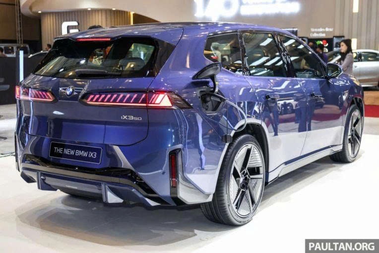 BMW iX3 2026 ra mắt Đông Nam Á: Chạy 805 km/sạc, hỗ trợ sạc nhanh 400 kW BMW%20iX3%202026%20ra%20m%E1%BA%AFt%20%C4%90%C3%B4ng%20Nam%20%C3%81 Anh4