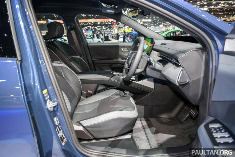 BMW%20iX3%20th%E1%BA%BF%20h%E1%BB%87%20m%E1%BB%9Bi%20ra%20m%E1%BA%AFt%20%C4%90%C3%B4ng%20Nam%20%C3%81 Anh4