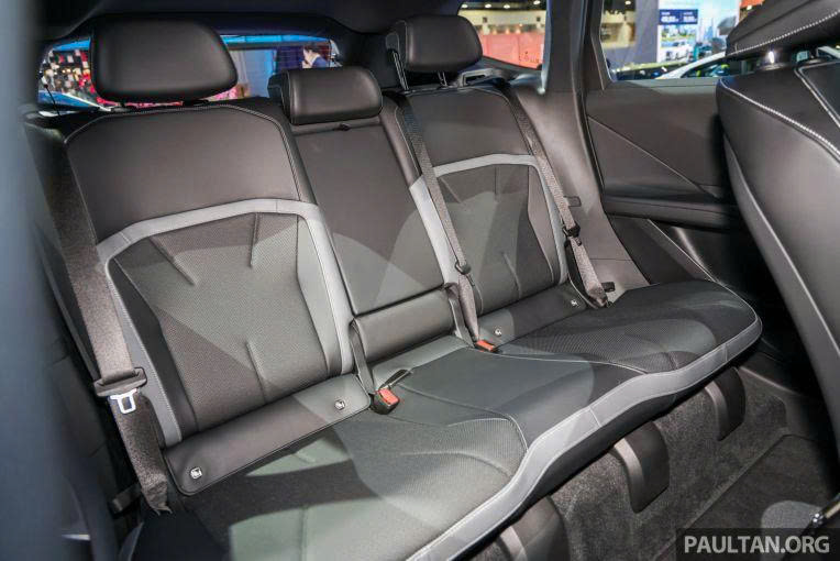 BMW%20iX3%20th%E1%BA%BF%20h%E1%BB%87%20m%E1%BB%9Bi%20ra%20m%E1%BA%AFt%20%C4%90%C3%B4ng%20Nam%20%C3%81 Anh5