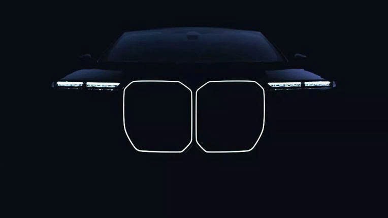 BMW rò rỉ hình ảnh X5 và 7-Series mới: Bước chuyển mình táo bạo đối lập phong cách bảo thủ truyền thống BMW%20r%C3%B2%20r%E1%BB%89%20h%C3%ACnh%20%E1%BA%A3nh%20X5%20v%C3%A0%207 Series%20m%E1%BB%9Bi Anh3