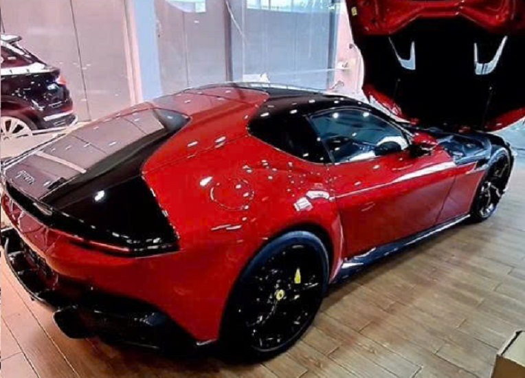 Chi%20ti%E1%BA%BFt%20Ferrari%2012Cilindri%20%C4%91%E1%BA%A7u%20ti%C3%AAn%20Vi%E1%BB%87t%20Nam Anh3