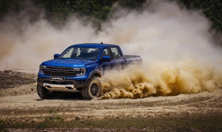 Ford%20Vi%E1%BB%87t%20Nam%20mang%20lo%E1%BA%A1t%20xe%20m%E1%BB%9Bi%20%C4%91i%208%20t%E1%BB%89nh%20th%C3%A0nh Anh3