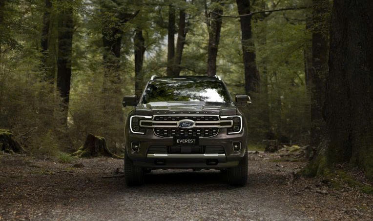 Ford%20Vi%E1%BB%87t%20Nam%20mang%20lo%E1%BA%A1t%20xe%20m%E1%BB%9Bi%20%C4%91i%208%20t%E1%BB%89nh%20th%C3%A0nh Anh5