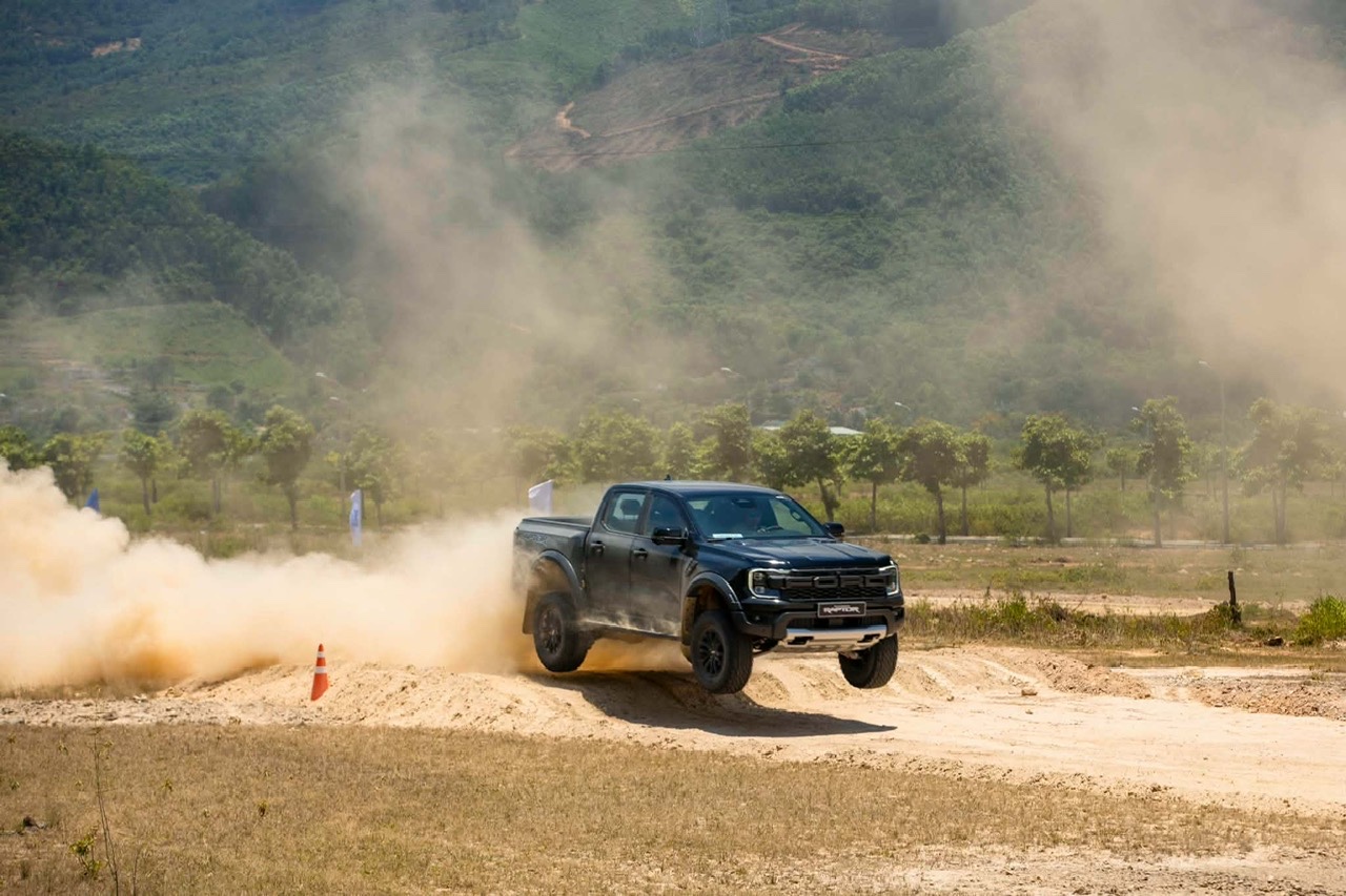 Ford Ra Mat Raptor Range Everest Anh3