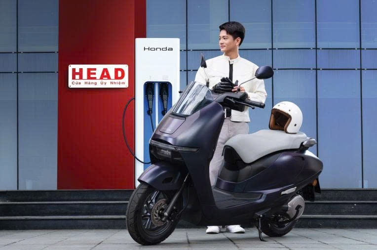 Honda%20UC3%20ch%C3%ADnh%20th%E1%BB%A9c%20%C4%91%C6%B0%E1%BB%A3c%20m%E1%BB%9F%20b%C3%A1n%20t%E1%BA%A1i%20Vi%E1%BB%87t%20Nam Anh4