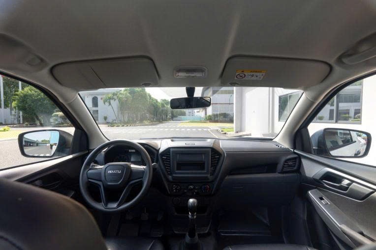 Isuzu D-Max D-Cargo 1000 ra mắt: Bán tải cabin đơn chở được hơn 1 tấn, giá 492 triệu đồng Isuzu%20D Max%20D Cargo%201000%20ra%20m%E1%BA%AFt Anh4