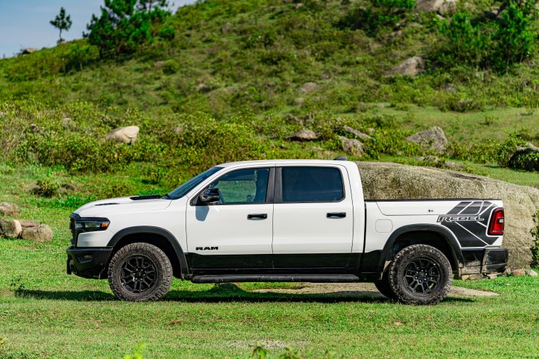 Jeep Ram Ra Mat Tai VN Anh5