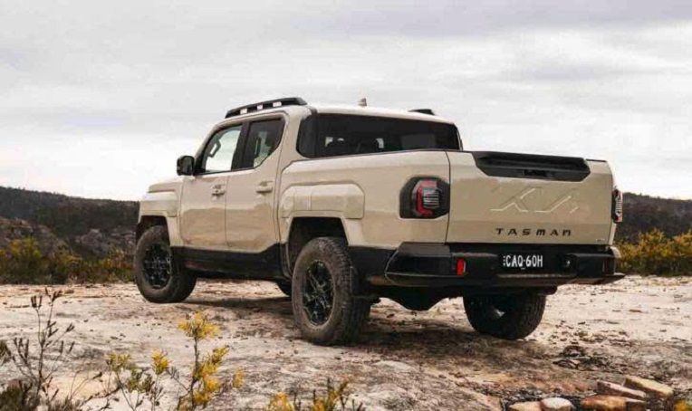 Kia%20Tasman%20b%E1%BA%A5t%20ng%E1%BB%9D%20xu%E1%BA%A5t%20hi%E1%BB%87n Anh4