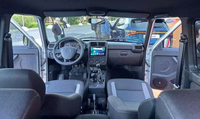 Lada Niva Legend 2027 trình làng: Sở hữu hơn 100 chi tiết hoàn toàn mới với 60 cụm linh kiện được nâng cấp Lada%20Niva%20Legend%202027%20tr%C3%ACnh%20l%C3%A0ng Anh3