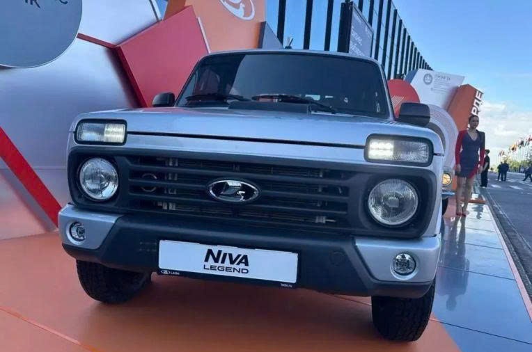 Lada Niva Legend 2027 trình làng: Sở hữu hơn 100 chi tiết hoàn toàn mới với 60 cụm linh kiện được nâng cấp Lada%20Niva%20Legend%202027%20tr%C3%ACnh%20l%C3%A0ng Anh4