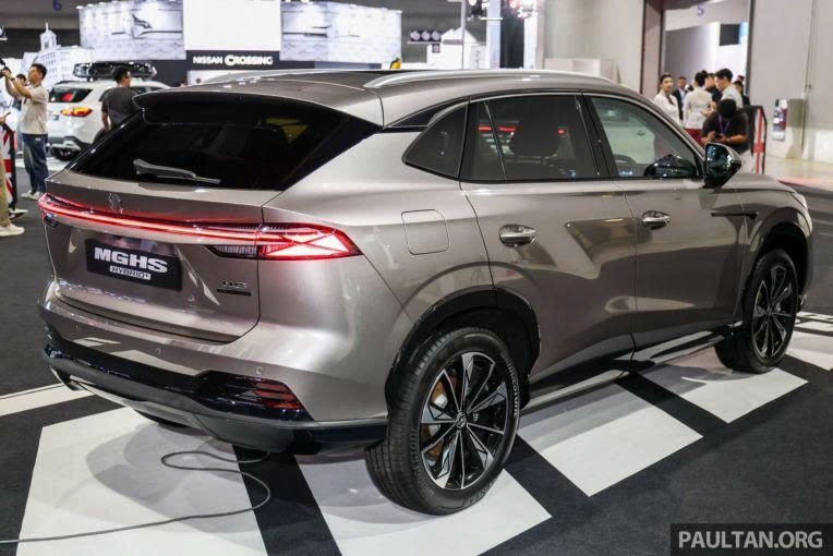 MG HS thế hệ mới ra mắt Đông Nam Á: Kích thước lớn hơn, lần đầu có bản Hybrid+ MG%20HS%20th%E1%BA%BF%20h%E1%BB%87%20m%E1%BB%9Bi%20ra%20m%E1%BA%AFt%20%C4%90%C3%B4ng%20Nam%20%C3%81 Anh3