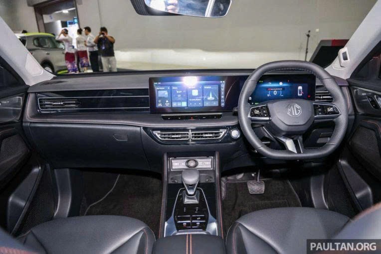 MG HS thế hệ mới ra mắt Đông Nam Á: Kích thước lớn hơn, lần đầu có bản Hybrid+ MG%20HS%20th%E1%BA%BF%20h%E1%BB%87%20m%E1%BB%9Bi%20ra%20m%E1%BA%AFt%20%C4%90%C3%B4ng%20Nam%20%C3%81 Anh4