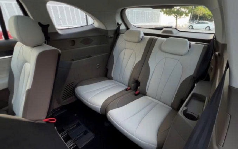 MG RX9 sắp về Việt Nam: SUV 7 chỗ ngang cỡ Hyundai Palisade có cả bản PHEV MG%20RX9%20s%E1%BA%AFp%20v%E1%BB%81%20Vi%E1%BB%87t%20Nam Anh4