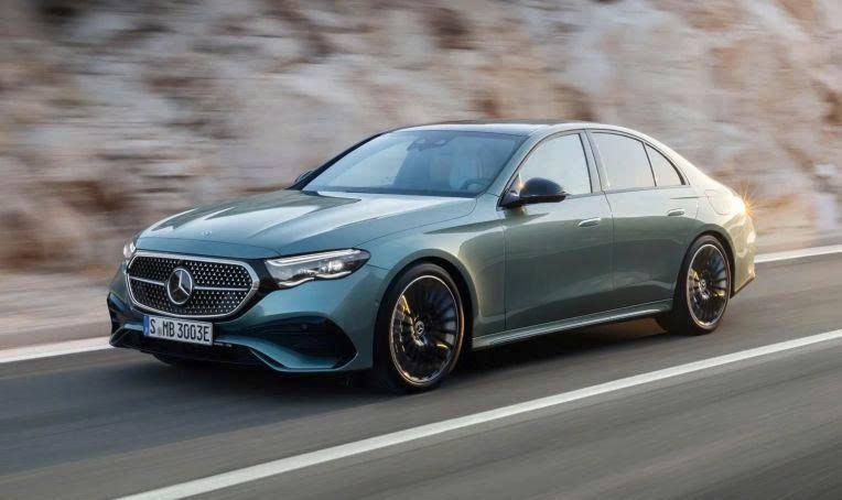 Mercedes Benz%20E%20350e%20nh%E1%BA%ADn%20%C4%91%E1%BA%B7t%20c%E1%BB%8Dc Anh4