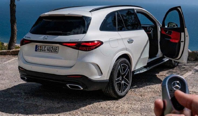 Mercedes-Benz GLC 350e chuẩn bị ra mắt Việt Nam: SUV PHEV giá dự kiến trên 3 tỷ đồng Mercedes Benz%20GLC%20350e%20chu%E1%BA%A9n%20b%E1%BB%8B%20ra%20m%E1%BA%AFt%20Vi%E1%BB%87t%20Nam Anh4