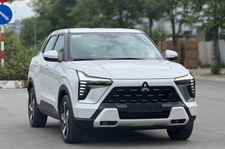 Mitsubishi%20tung%20%C6%B0u%20%C4%91%C3%A3i%20l%E1%BB%9Bn%20th%C3%A1ng%208 Anh4