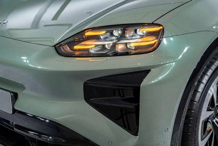 Porsche Cayenne Electric 2026 "cập bến" Đông Nam Á: SUV điện thể thao mạnh 1.156 mã lực, sạc 10 phút đi được 325 km Porsche%20Cayenne%20Electric%202026%20c%E1%BA%ADp%20b%E1%BA%BFn%20%C4%90%C3%B4ng%20Nam%20%C3%81 Anh7