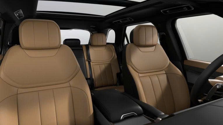 Range Rover Sport 2026 chính thức "chào sân" Việt Nam: SUV hạng sang giá từ 5,9 tỷ đồng Range%20Rover%20Sport%202026%20ch%C3%ADnh%20th%E1%BB%A9c%20ch%C3%A0o%20s%C3%A2n%20Vi%E1%BB%87t%20Nam Anh4