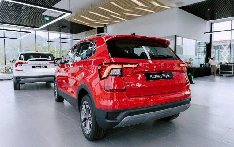 Skoda Kushaq được đại lý ưu đãi đến 100 triệu đồng: Giá thực tế chỉ 499 triệu đồng, thấp hơn nhiều mẫu SUV cỡ A Skoda%20Kushaq%20%C4%91%C6%B0%E1%BB%A3c%20%C4%91%E1%BA%A1i%20l%C3%BD%20%C6%B0u%20%C4%91%C3%A3i%20%C4%91%E1%BA%BFn%20100%20tri%E1%BB%87u%20%C4%91%E1%BB%93ng Anh4
