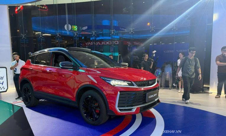 Th%E1%BB%B1c%20t%E1%BA%BF%20Geely%20Coolray%202026%20ra%20m%E1%BA%AFt%20Vi%E1%BB%87t%20Nam Anh2