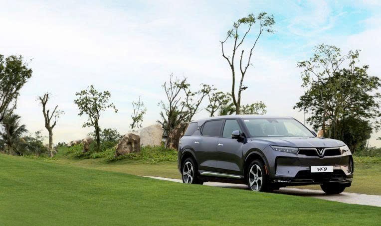 VinFast%20b%C3%A1n%20ra%20196 919%20%C3%B4%20t%C3%B4%20%C4%91i%E1%BB%87n%20trong%20n%C4%83m%202025 Anh5