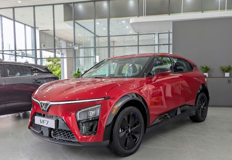 VinFast%20m%E1%BB%9F%20kho%20%C6%B0u%20%C4%91%C3%A3i Anh2