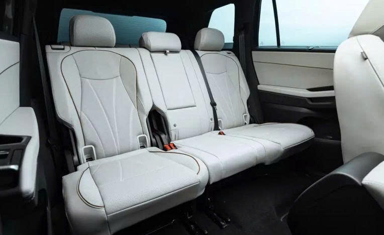 Volkswagen Teramont 2027 lột xác với ngoại hình cơ bắp, nội thất ốp gỗ và khả năng tự tấp vào lề cực thông minh Volkswagen%20Teramont%202027%20l%E1%BB%99t%20x%C3%A1c Anh6