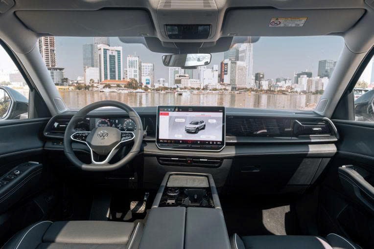 Volkswagen Teramont Pro ra mắt Việt Nam: SUV hạng sang 7 chỗ, giá bán từ 2,799 tỷ đồng Volkswagen%20Teramont%20Pro%20ra%20m%E1%BA%AFt%20Vi%E1%BB%87t%20Nam Anh3