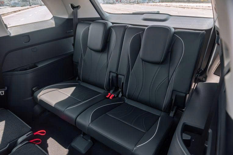 Volkswagen Teramont Pro ra mắt Việt Nam: SUV hạng sang 7 chỗ, giá bán từ 2,799 tỷ đồng Volkswagen%20Teramont%20Pro%20ra%20m%E1%BA%AFt%20Vi%E1%BB%87t%20Nam Anh6