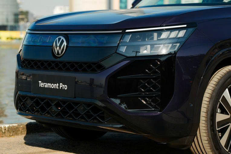 Volkswagen Teramont Pro ra mắt Việt Nam: SUV hạng sang 7 chỗ, giá bán từ 2,799 tỷ đồng Volkswagen%20Teramont%20Pro%20ra%20m%E1%BA%AFt%20Vi%E1%BB%87t%20Nam Anh9