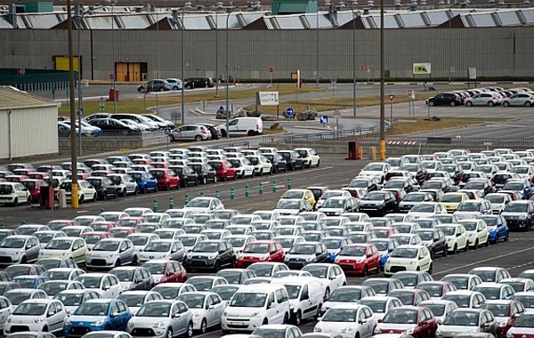 Doanh số bán xe tại châu Âu giảm năm thứ 4 liên tiếp