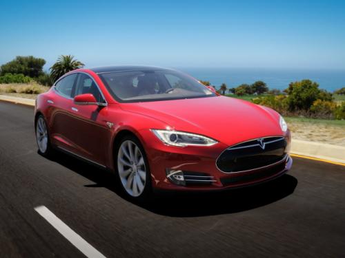 Tesla sẽ sản xuất xe tự lái trong 5 năm tới