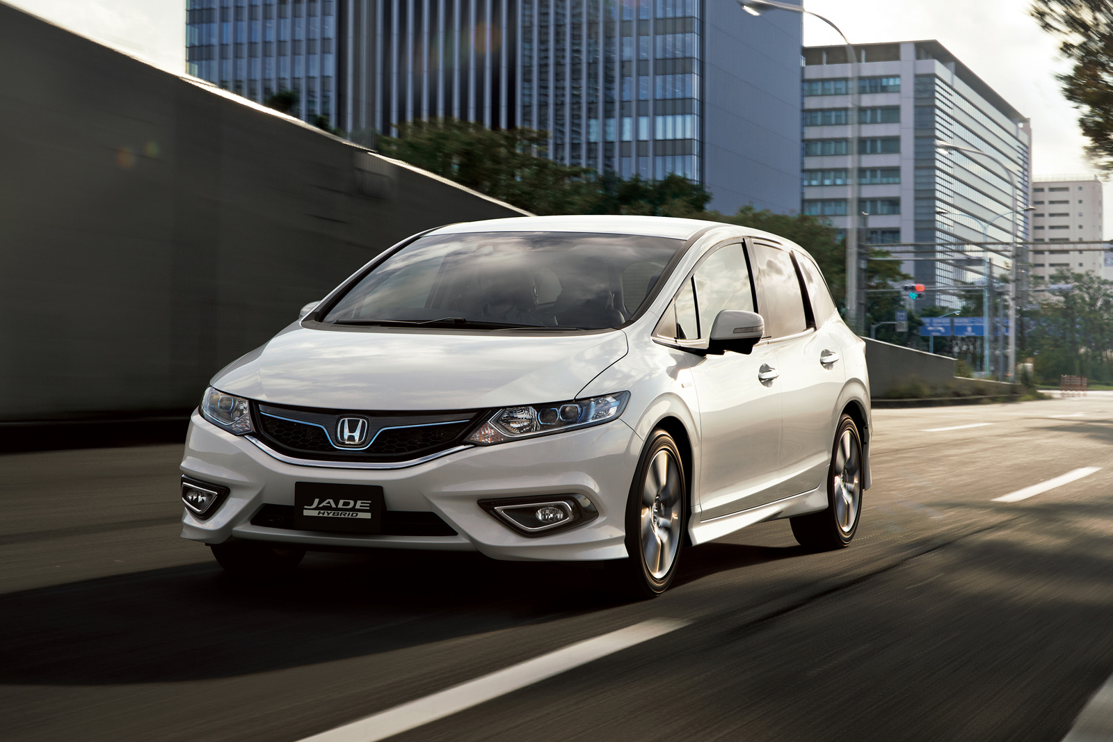 Honda Jade hybrid sẽ được bán vào tháng 2