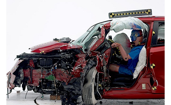 Mazda5, Nissan Leaf không qua được thử nghiệm an toàn