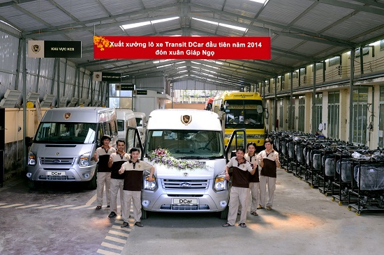 Dcar xuất xưởng lô xe Transit limousine đầu tiên đón xuân Giáp Ngọ
