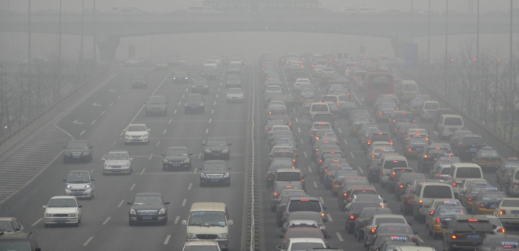 Quá nhiều xe khiến dân Trung Quốc “ngạt thở”