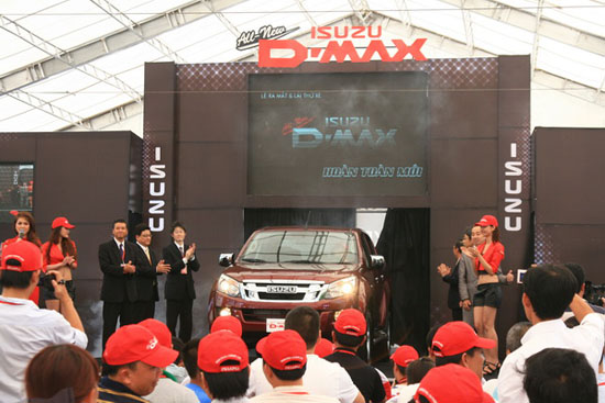 Isuzu ra mắt D-Max 2013 với một phiên bản rẻ nhất phân khúc