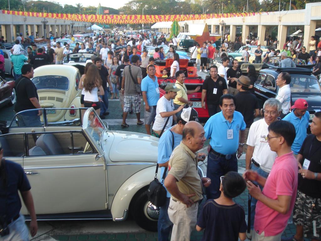 Dân chơi xe “bọ” cổ Việt Nam sang Philippines tìm mua phụ tùng xe