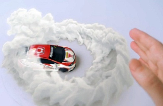Sự tò mò, bu lông và đôi bàn tay giúp Honda dẫn đầu trong cuộc chiến quảng cáo